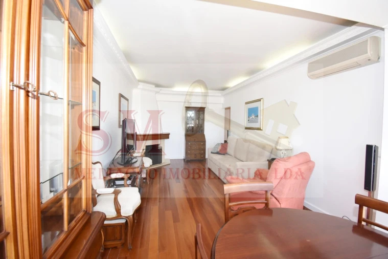 Apartamento T2 para Arrendamento em Alfragide Foto 9