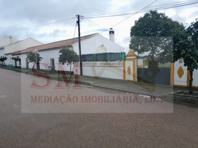 Moradia T7 para Venda em Capelins (Santo Antonio)