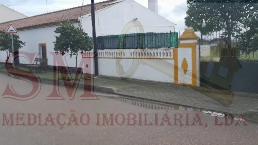 Moradia T7 para Venda em Capelins (Santo Antonio)