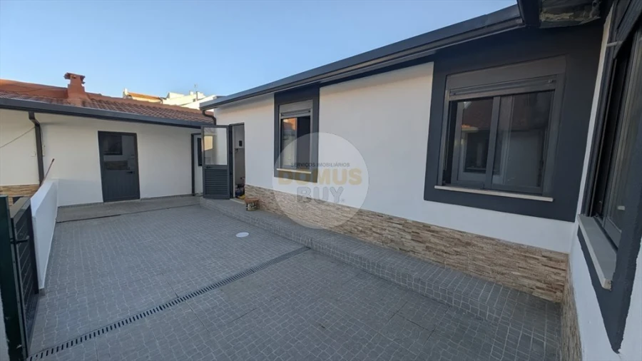 Moradia T2 para Venda em Baixa da Banheira e Vale da Amoreira