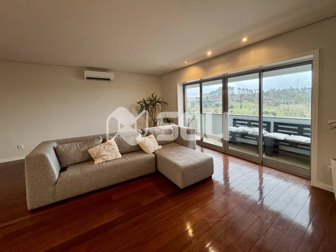 Apartamento T4 para Venda em Antas e Abade de Vermoim Foto 2