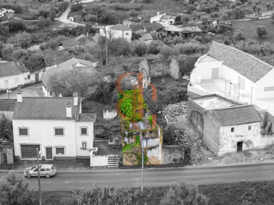 Moradia T2 para Venda em Pernes Foto 16