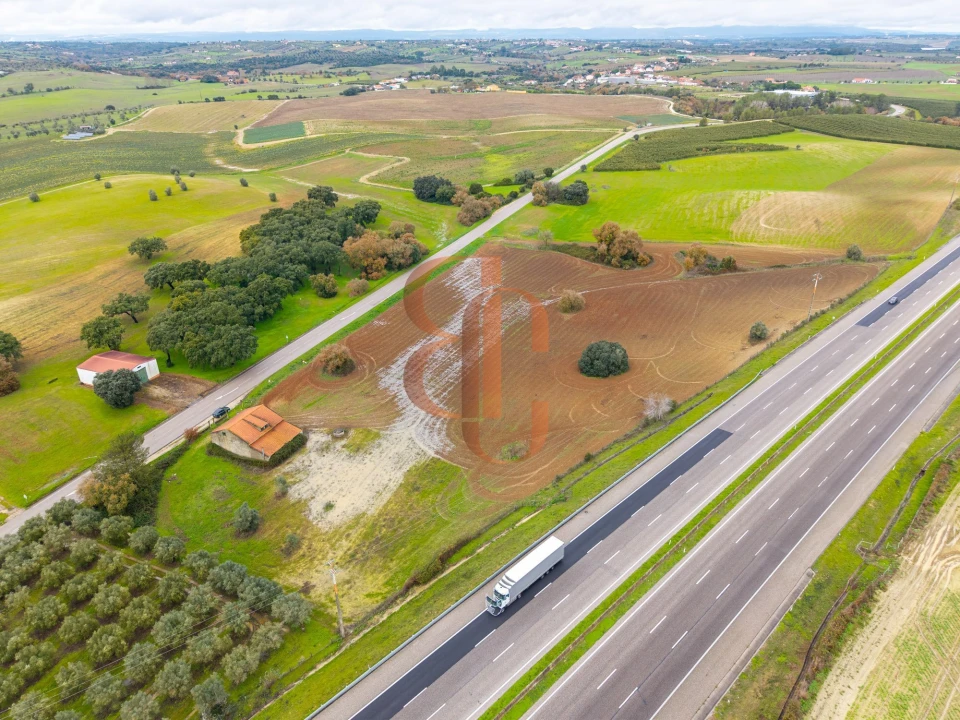 Terreno para Venda em Achete, Azoia de Baixo e Póvoa de Santarém Foto 1