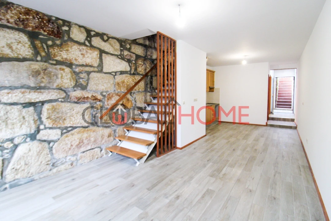 Moradia T3 para Venda em Campanhã Foto 1