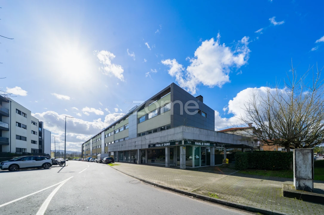 Apartamento T3 para Venda em Vila de Prado Foto 1