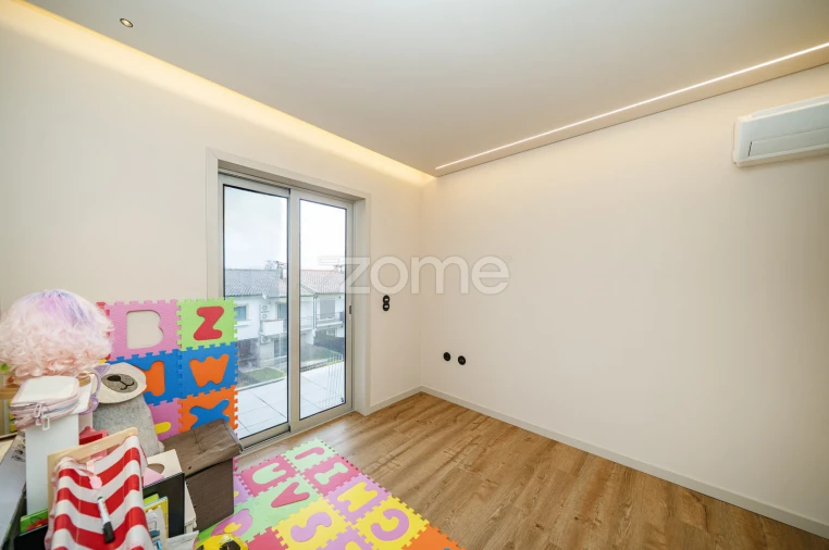 Apartamento T3 para Venda em Vila de Prado Foto 37