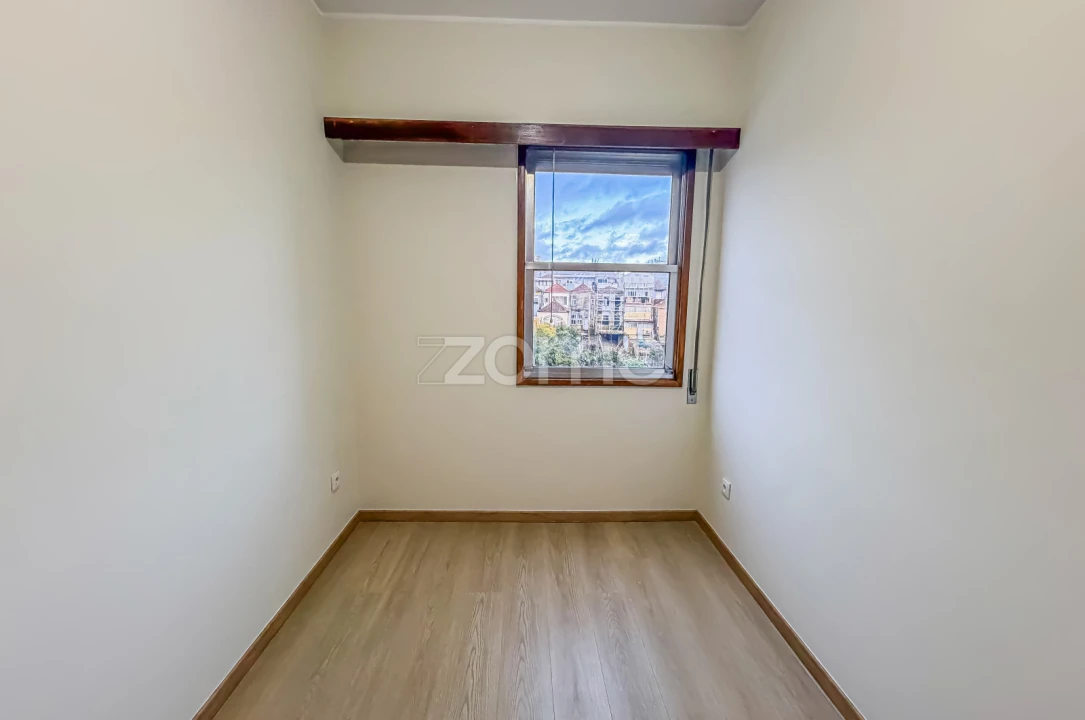Apartamento T3 para Arrendamento em Cedofeita, Santo Ildefonso, Sé, Miragaia, São Nicolau e Vitória Foto 14