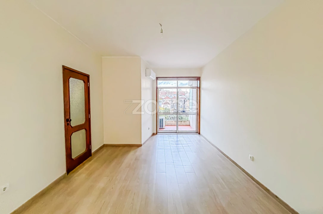 Apartamento T3 para Arrendamento em Cedofeita, Santo Ildefonso, Sé, Miragaia, São Nicolau e Vitória Foto 3