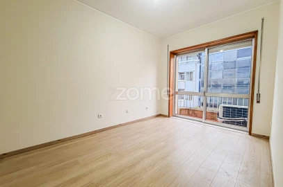 Apartamento T3 para Arrendamento em Cedofeita, Santo Ildefonso, Sé, Miragaia, São Nicolau e Vitória