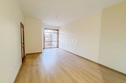 Apartamento T3 para Arrendamento em Cedofeita, Santo Ildefonso, Sé, Miragaia, São Nicolau e Vitória