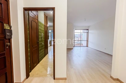 Apartamento T3 para Arrendamento em Cedofeita, Santo Ildefonso, Sé, Miragaia, São Nicolau e Vitória