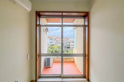 Apartamento T3 para Arrendamento em Cedofeita, Santo Ildefonso, Sé, Miragaia, São Nicolau e Vitória