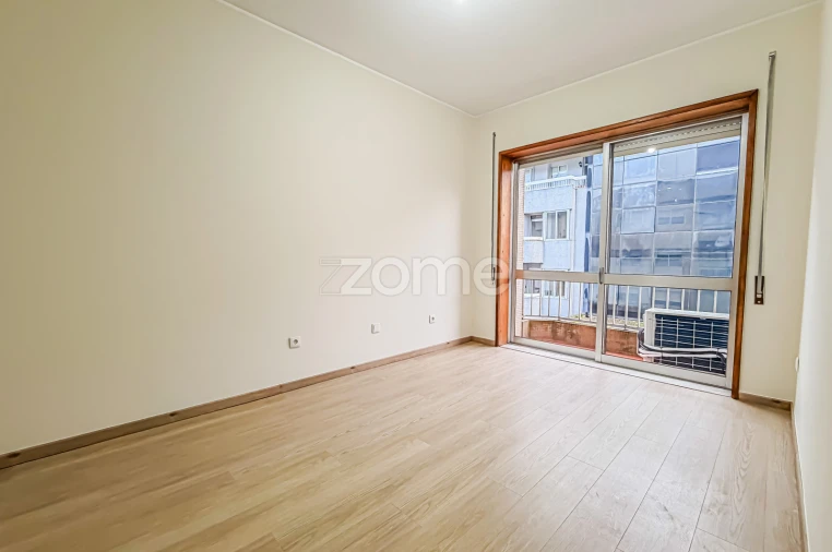 Apartamento T3 para Arrendamento em Cedofeita, Santo Ildefonso, Sé, Miragaia, São Nicolau e Vitória Foto 21