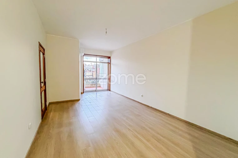 Apartamento T3 para Arrendamento em Cedofeita, Santo Ildefonso, Sé, Miragaia, São Nicolau e Vitória