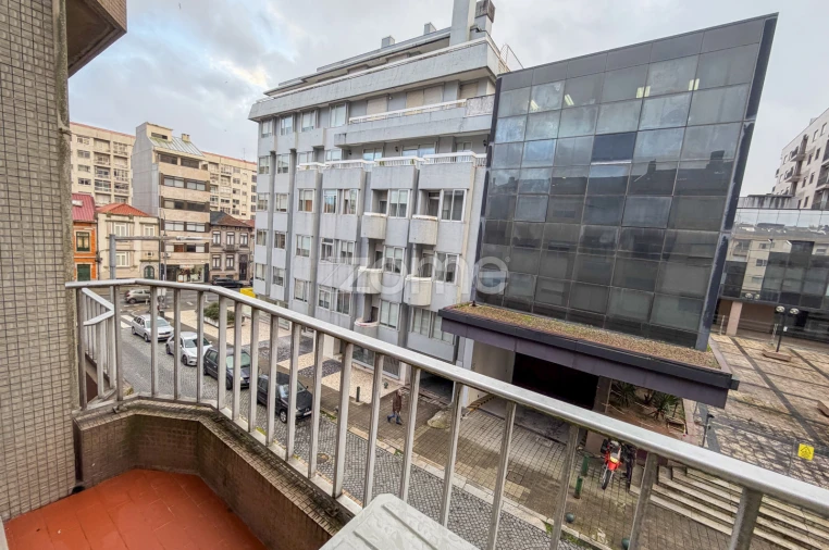 Apartamento T3 para Arrendamento em Cedofeita, Santo Ildefonso, Sé, Miragaia, São Nicolau e Vitória Foto 23