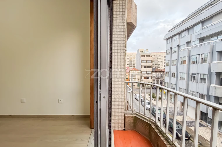 Apartamento T3 para Arrendamento em Cedofeita, Santo Ildefonso, Sé, Miragaia, São Nicolau e Vitória Foto 22