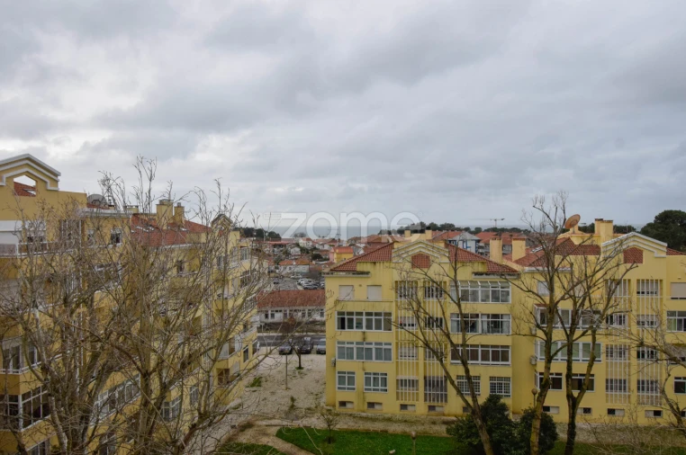 Apartamento T3 para Arrendamento em Alcabideche Foto 1