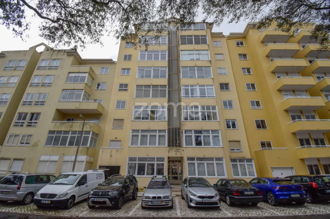 Apartamento T3 para Arrendamento em Alcabideche Foto 2