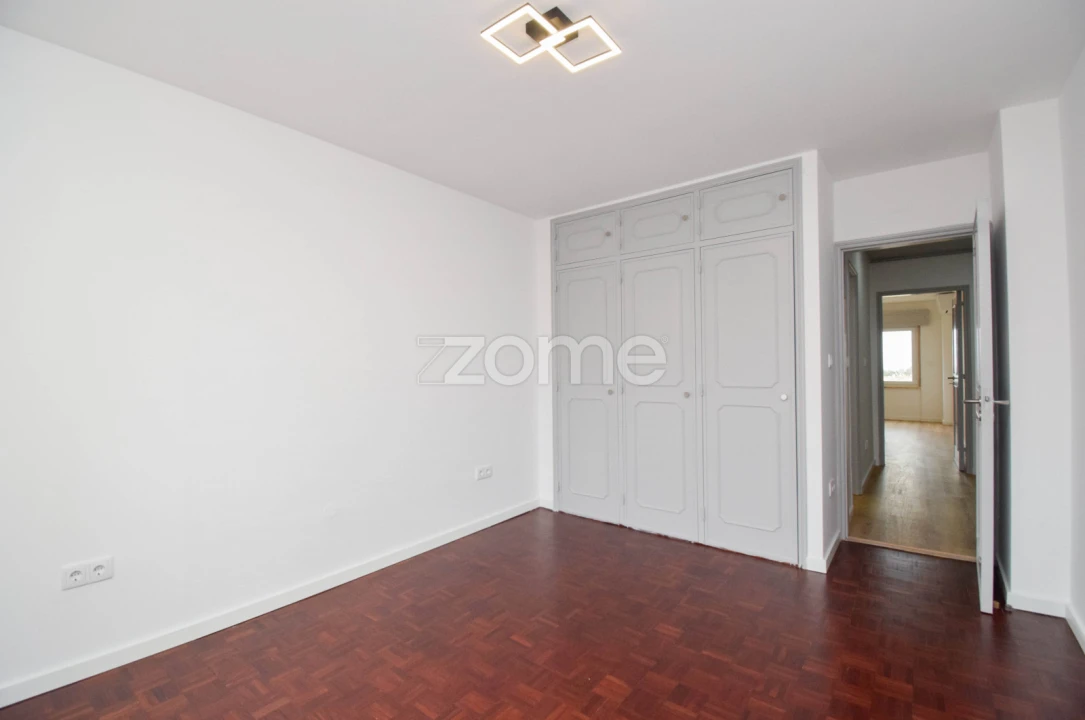 Apartamento T3 para Arrendamento em Alcabideche Foto 24