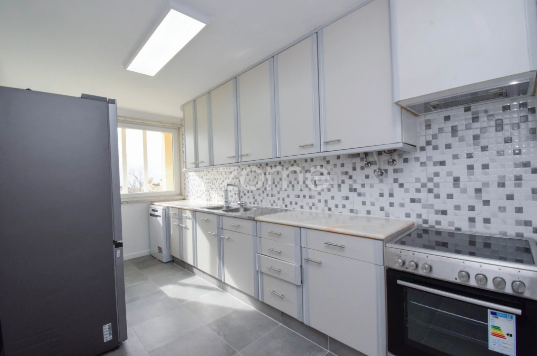 Apartamento T3 para Arrendamento em Alcabideche Foto 17