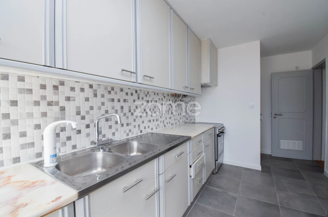 Apartamento T3 para Arrendamento em Alcabideche Foto 16