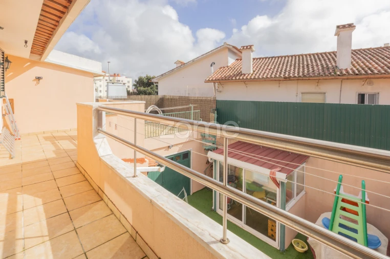 Moradia T5 para Venda em São Domingos de Rana Foto 34