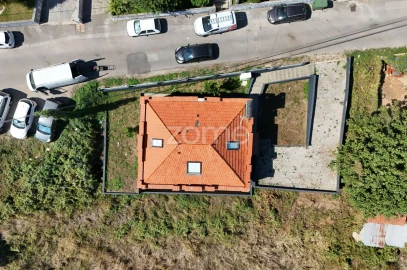 Moradia T4 para Venda em Santa Clara e Castelo Viegas