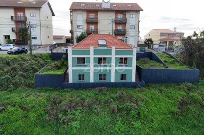 Moradia T8 para Venda em Santa Clara e Castelo Viegas