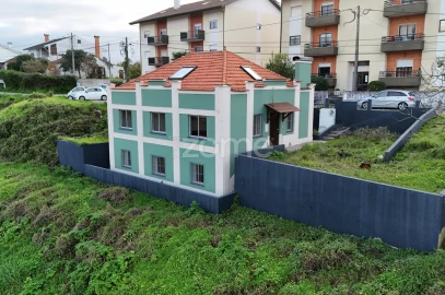 Moradia T8 para Venda em Santa Clara e Castelo Viegas