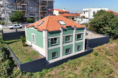 Moradia T4 para Venda em Santa Clara e Castelo Viegas