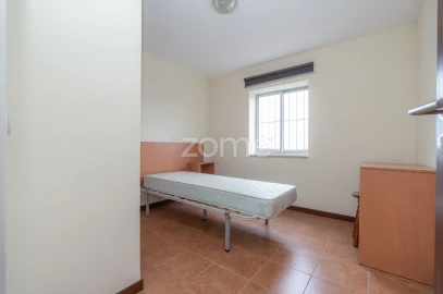 Moradia T8 para Venda em Santa Clara e Castelo Viegas