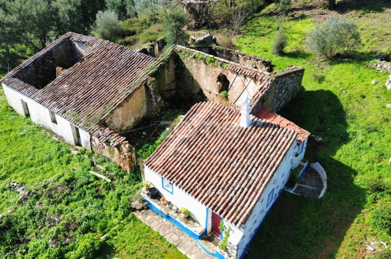 Moradia T1 para Venda em Monchique Foto 1