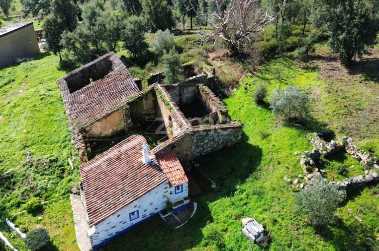 Moradia T1 para Venda em Monchique Foto 2