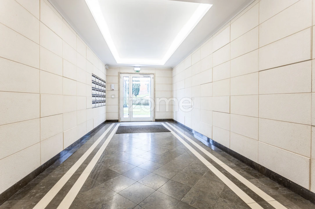 Apartamento T2 para Venda em Venteira Foto 21