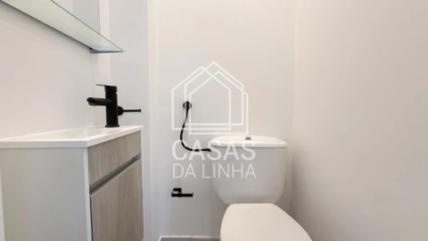Apartamento T2 para Arrendamento em Penha de França