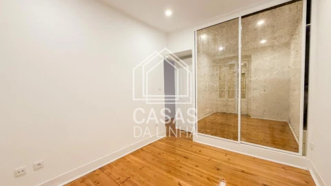 Apartamento T2 para Arrendamento em Penha de França