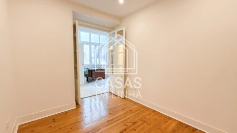 Apartamento T2 para Arrendamento em Penha de França