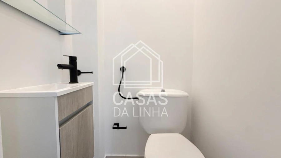 Apartamento T2 para Arrendamento em Penha de França Foto 8