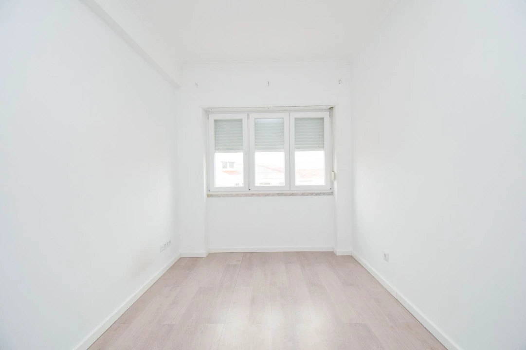 Apartamento T2 para Venda em Algueirão-Mem Martins Foto 13