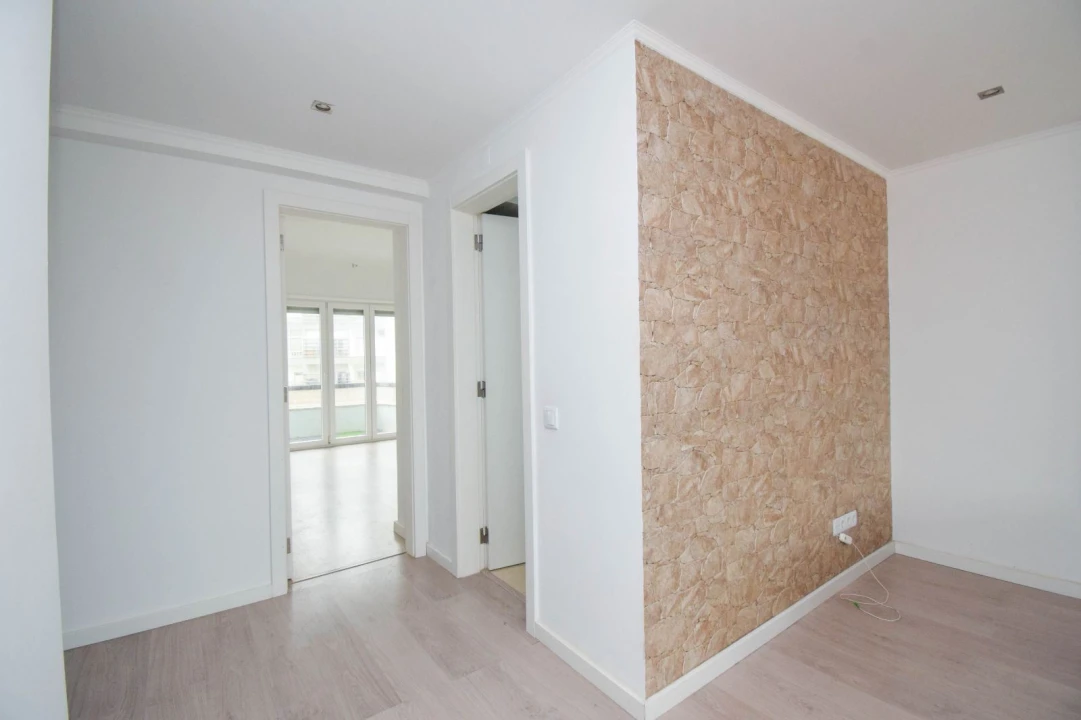 Apartamento T2 para Venda em Algueirão-Mem Martins Foto 15