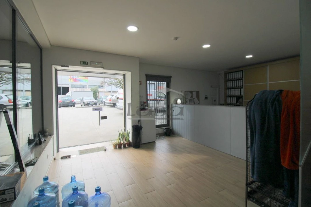 Armazém para Arrendamento em Alfena Foto 5