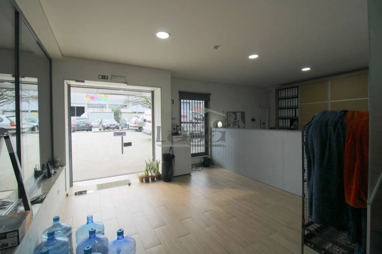 Armazém para Arrendamento em Alfena Foto 5