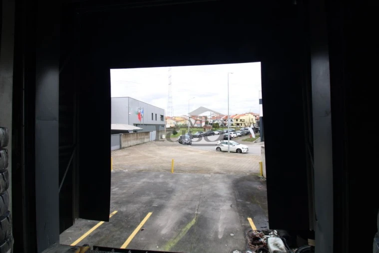 Armazém para Arrendamento em Alfena Foto 10