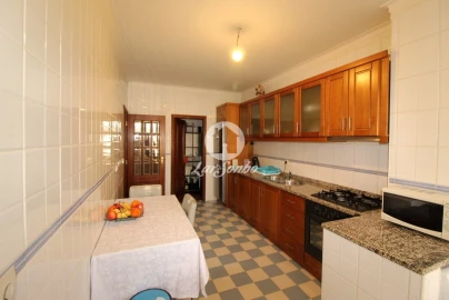Apartamento T3 para Venda em Britelo, Gémeos e Ourilhe