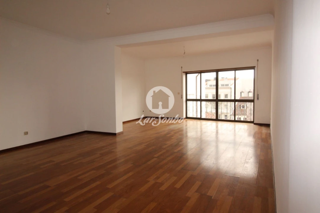 Apartamento T3 para Venda em Fafe Foto 1