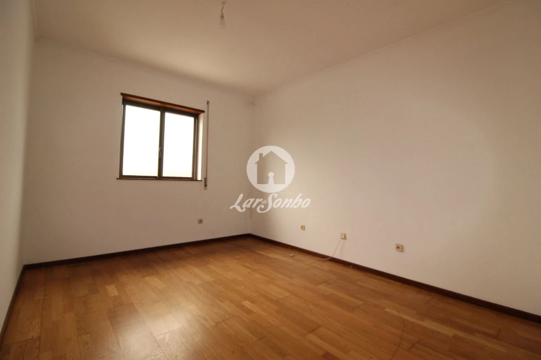 Apartamento T3 para Venda em Fafe Foto 4