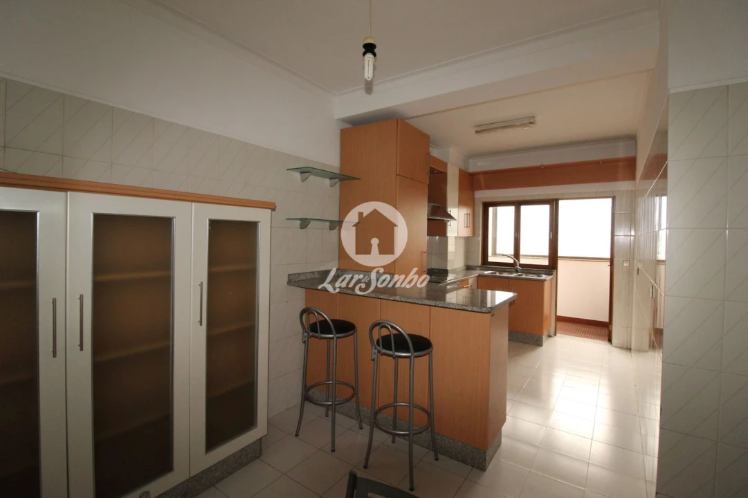 Apartamento T3 para Venda em Fafe Foto 9