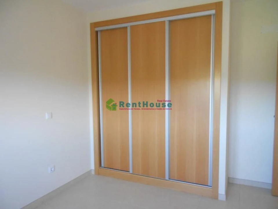 Apartamento T2 para Arrendamento em Tavarede Foto 4