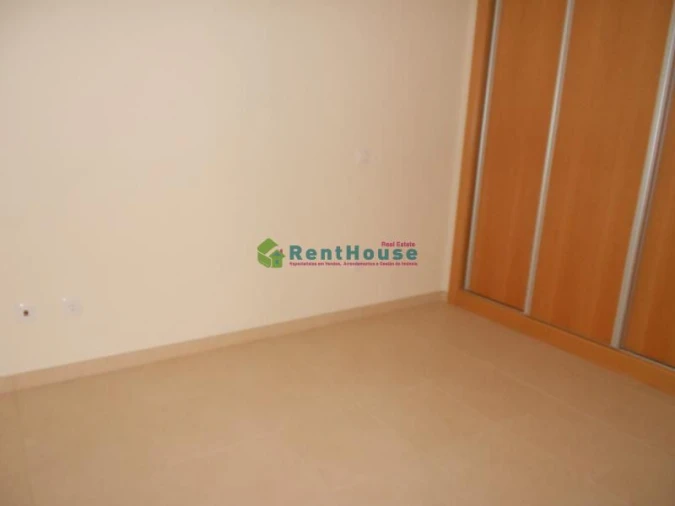 Apartamento T2 para Arrendamento em Tavarede Foto 5