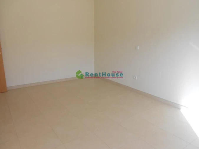 Apartamento T2 para Arrendamento em Tavarede Foto 8